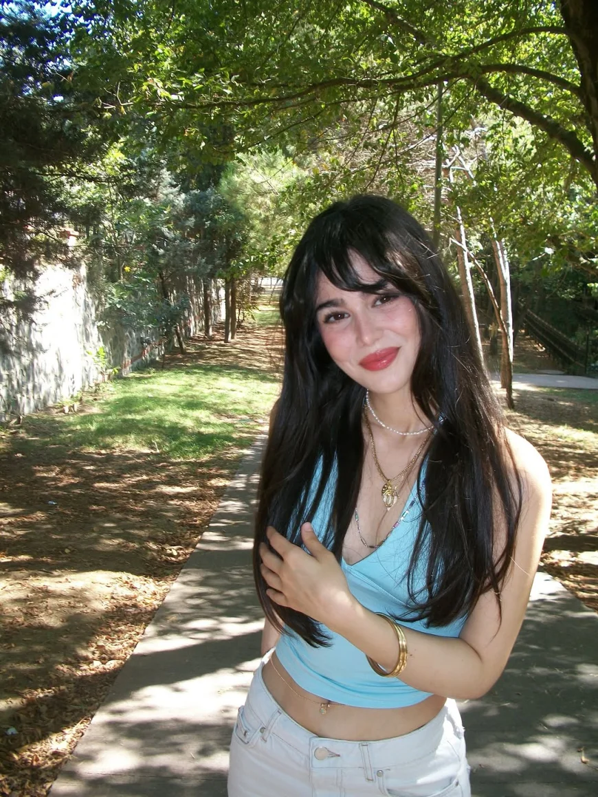 Career Beginnings and Breakthrough